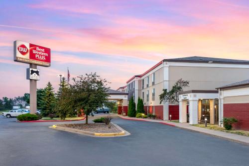 Eau Claire Hotel | Best Western Plus Eau Claire Conference Center