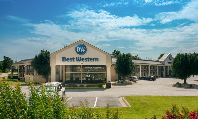 Fayetteville Hotel | Best Western Windsor Suites