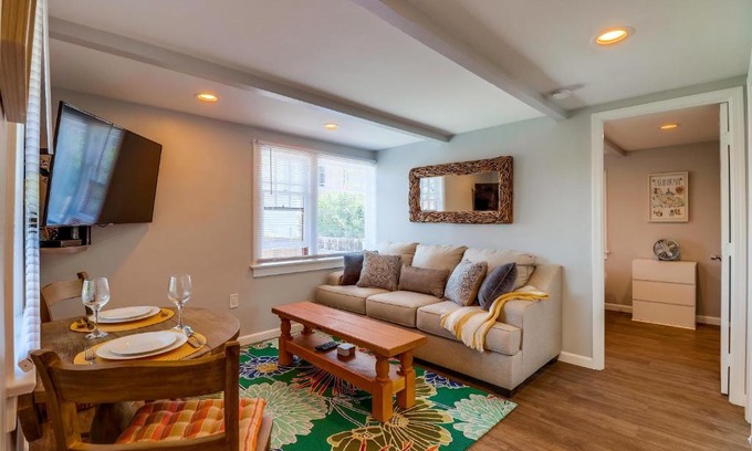 Beach Barber Tract Apartment | Bette's Bungalow