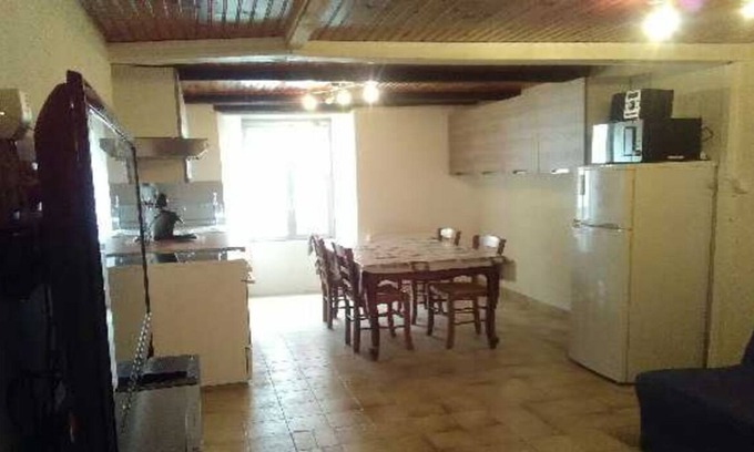 Langogne House | BETWEEN CITY AND LAKE CLOSE TO ALL CONVENIENCES