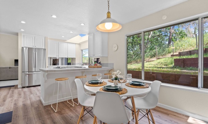 Concord House | Between Napa & San Francisco 6bed large bright
