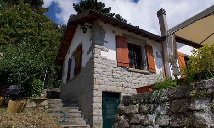 San Romolo House | Between the sea and the mountains cozy cottage 15 minutes from the sea surrounded by greenery