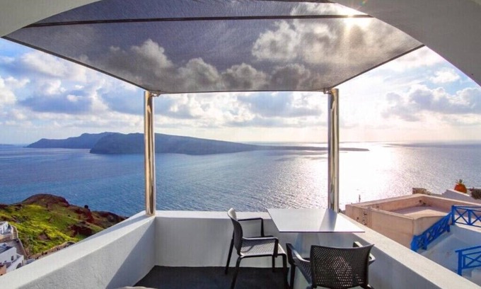 Kamari Apartment | BH724 - C - Suite Santorini