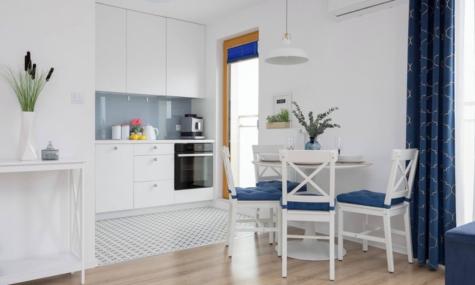 Konstancin-Jeziorna Apartment | Bielawska Marina Apartment by Renters