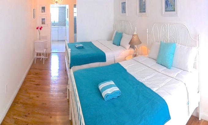West Avenue Hotel | Bikini Lodge