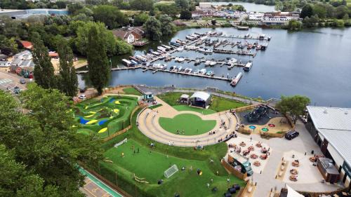 Great Houghton Cabin | Billing Aquadrome Holiday Park