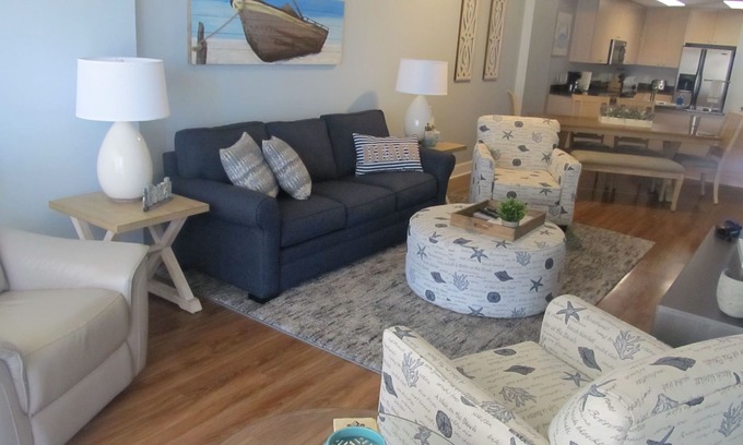 Biloxi Condo | Biloxi Beach Condo - ON the Beach - Short Walk to Great Restaurants!