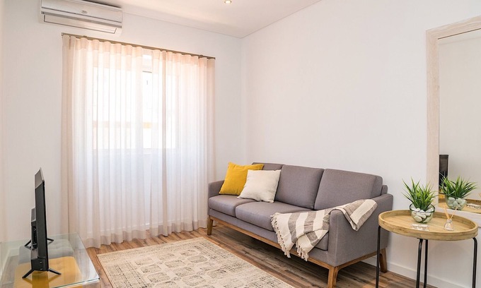 Se Apartment | Binge Red Apartment, Wifi, AC, Terrace