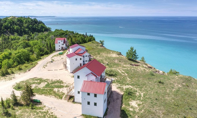 Frankfort House | Birch at Lake Bluff Preserve-Spectacular Lake Michigan Views-Sleeps 20