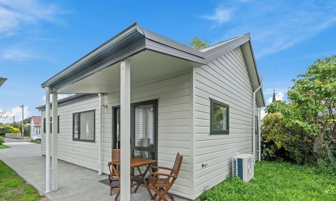 Greytown House | Birch Cottage - Greytown Holiday Home