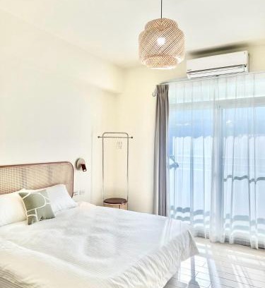 Yuli House | Bird Walking