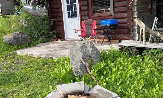 Bird Creek Cabin | Birdhouse Cabin Rental LLC/Near Girdwood or Anchorage