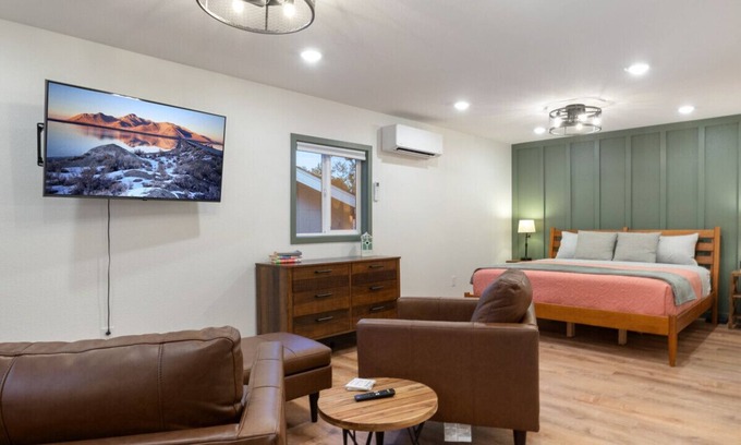 Camdenton House | Birdie Retreat-Lakeview, Pet Friendly, Fire Pit