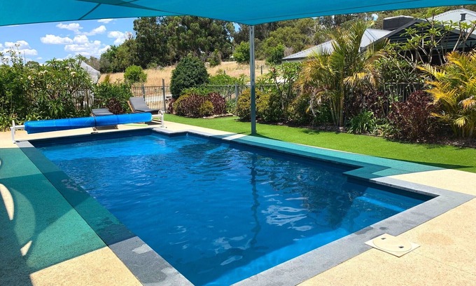 Wanneroo House | Birdsong - holiday home in Perth