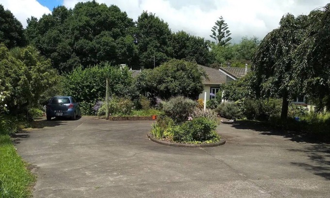 Puketapu Other | Birdsong Retreat - Spacious Old Farmhouse with Rustic Charm