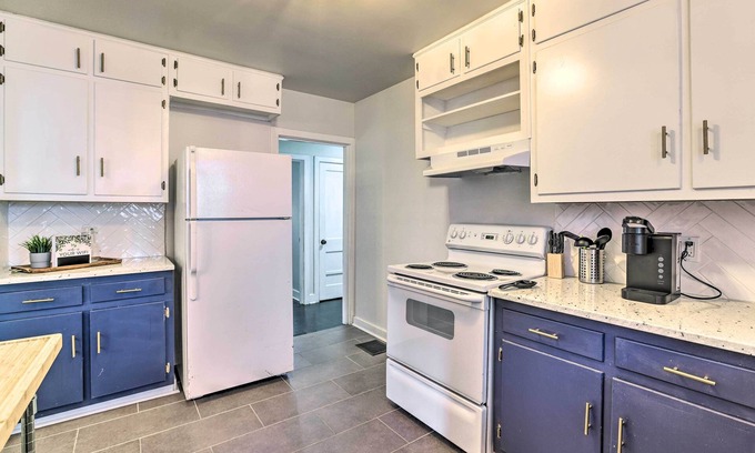 Birmingham Cottage | 'birmingham Beauty' w/Yard ~ 5 Mi to Dtwn!