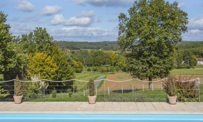 Lacapelle-Biron Villa | Biron Farmhouse - Five Bedroom Villa, Sleeps 14