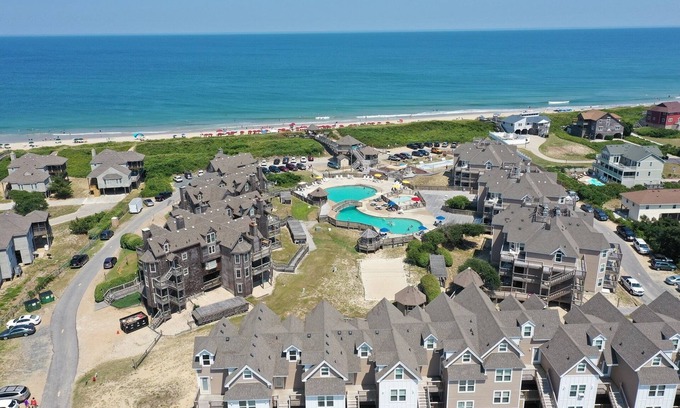 Duck Condo | BIS-Duck Resort - 1BR/1.5BA Poolside Condo - Great Beach and Pools