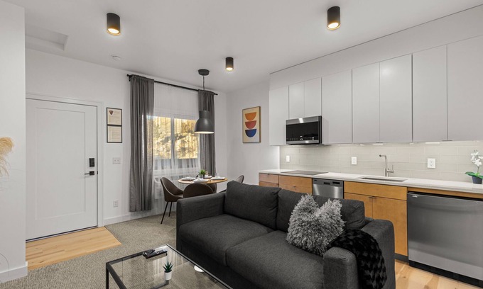 Gardiner Apartment | Bison Meadow Lodge #5