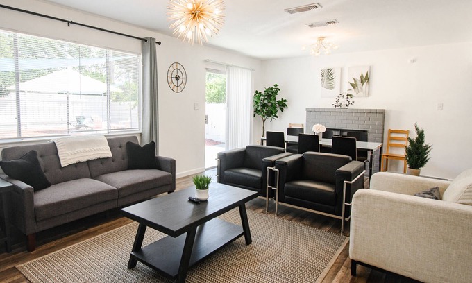 Stockton House | Bitty Budget Cutie