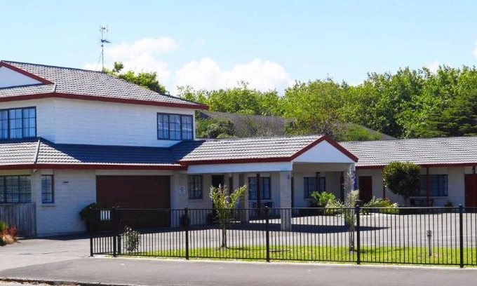 Whanganui Hotel | BK's Magnolia Motor Lodge