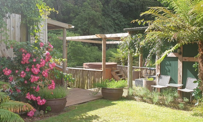 Waimiha Cabin | Blackfern Lodge