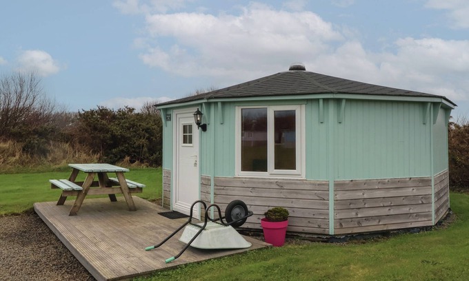 Hartland Cottage | BLACKPOOL MILL, romantic, with a garden in Hartland