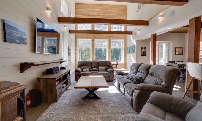 Shelter Cove House | BlackSands at Shelter Cove is 4 Story, 3300 ft Luxury Home on the Lost Coast