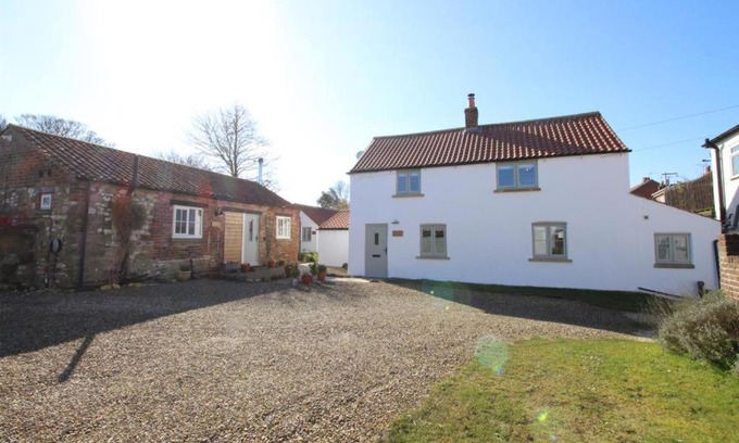 Muston House | Blacksmiths Cottages