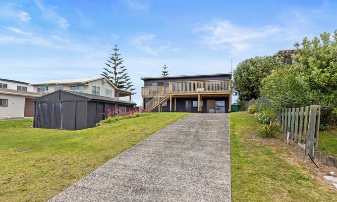 Pukehina House | Blackwood Beach House Pukehina
