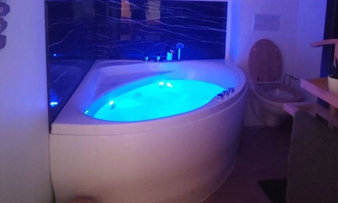 ZAC Andromede Apartment | Blagnac getaway, T2, spa, garden, parking, tramway