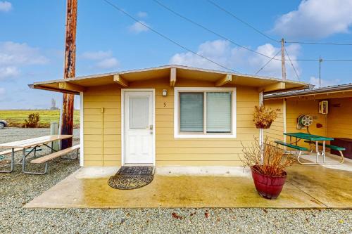 Mount Vernon House | Blake's Skagit Resort, Cabin 5