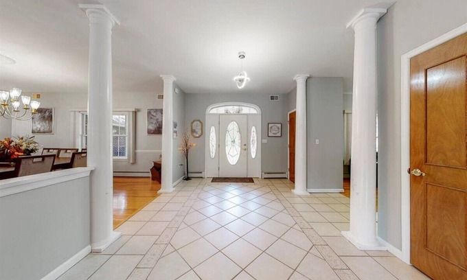 Blakeslee Villa | Blakeslee’s Ultimate Luxury Villa: 6 Bedrooms, Movie Theater & Bar