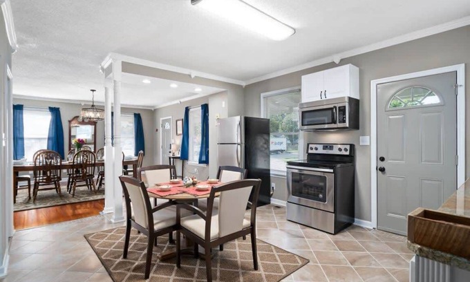 Huntsville House | Blissful on Bradley S