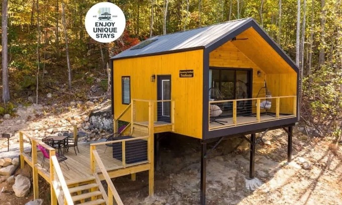 Wildwood House | Blooming Redbud Treehouse with private hot tub!