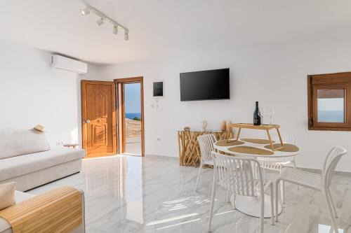 Kassandra House | Blue and Green infinity