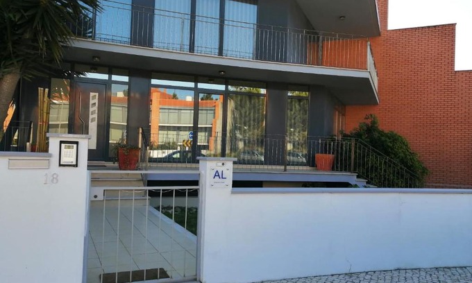 Tavarede House | Blue Bird House - BBH