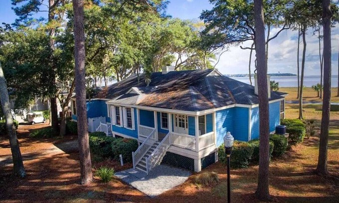 Melrose on the Beach House | Blue Breeze Cottage-Oceanfront with Stunning Views