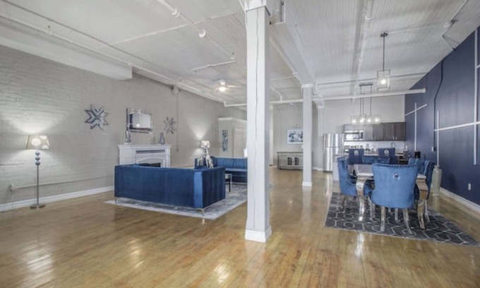 Detroit Apartment | Blue Dream Downtown/POOL TABLE