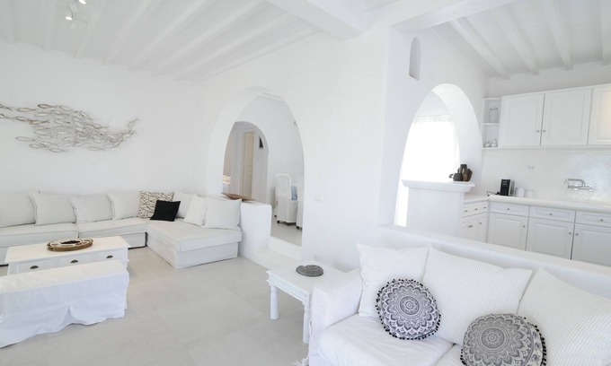 Kalafatis House | Blue Eye Grand Villa Mykonos