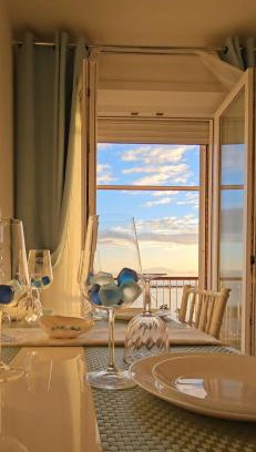 Gaeta House | Blue Eyes L'INCANTESIMO SUL MARE