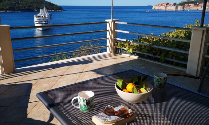 Municipality of Dubrovnik Apartment | Blue Infinity Waterfront Apartment