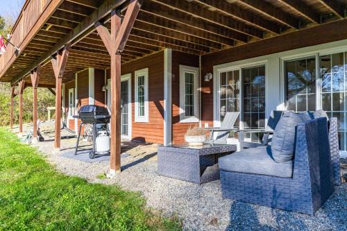 Belfast House | Blue Loon Lower Nest