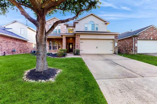 Spring House | Blue Maple by WE Travel