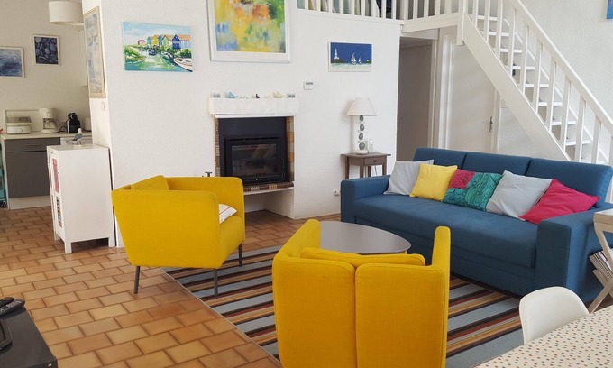 Carcans House | Blue Medoc house between lake and ocean