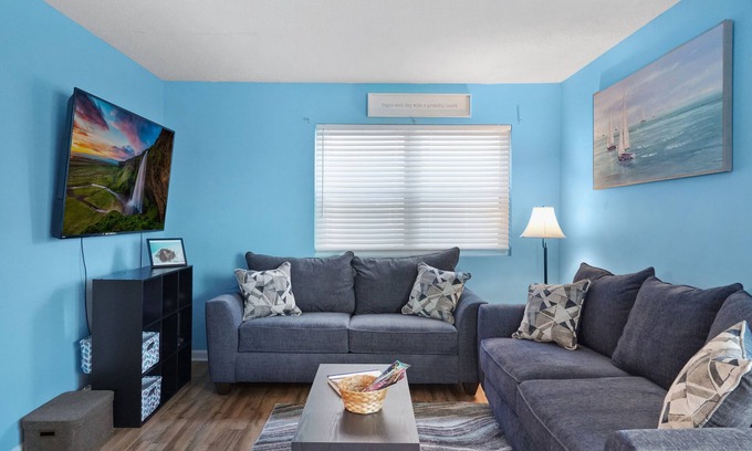 Surfside Beach Condo | Blue Ocean Condo Getaway- Across the Street from BEACH