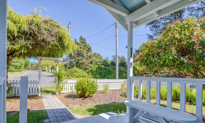 Gleneden Beach House | Blue Pineapple