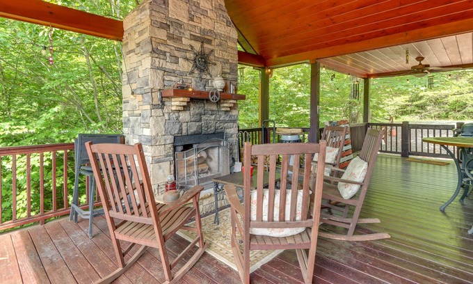 Foxfire Estates Cabin | Blue Ridge Vacation Rental w/ Decks & Views!