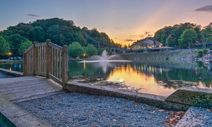 Banner Elk Villa | Blue Ridge Village (Banner Elk) - 2 Bedroom Villa