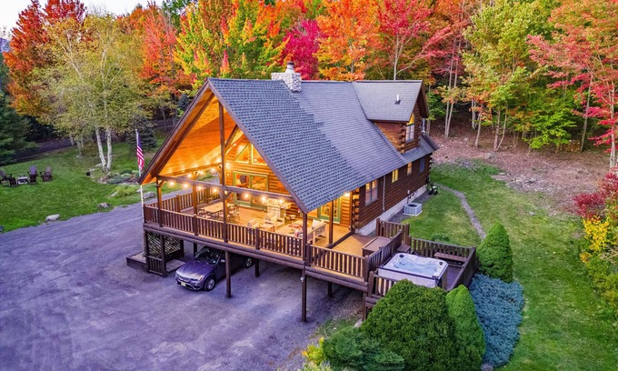 Windham Ski Chalet | Blue Spruce Chalet — Hot Tub, Pet Friendly
